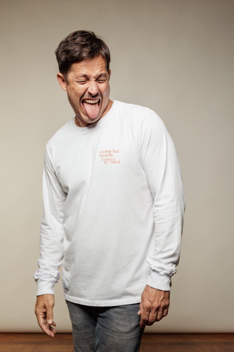 Camiseta manga longa CONTRA TODA AUTORIDAD EXCEPTO MI MAMÁ branco - Image 8